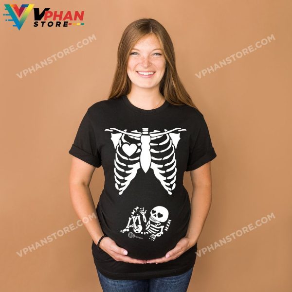 Baby Skeleton Halloween Pregnancy Announcement Shirt Reveal Maternity New Mommy T-Shirt