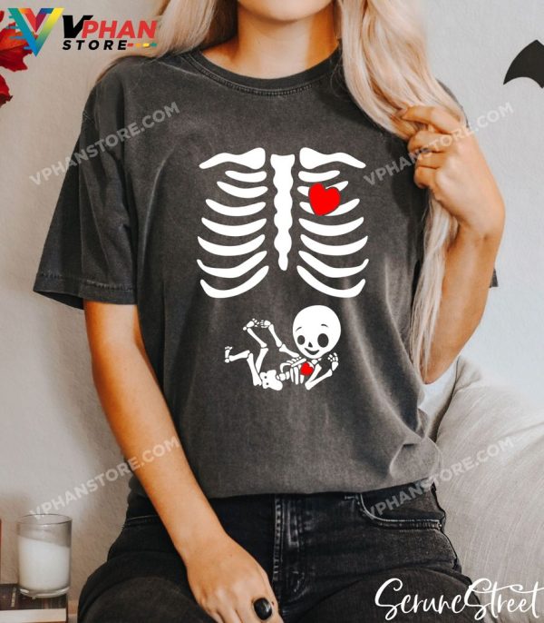 Skeleton Halloween Maternity Funny Pregnancy Announcement Shirt Pregnant Women Costume Fall New Mom Mommy To Be T-Shirt