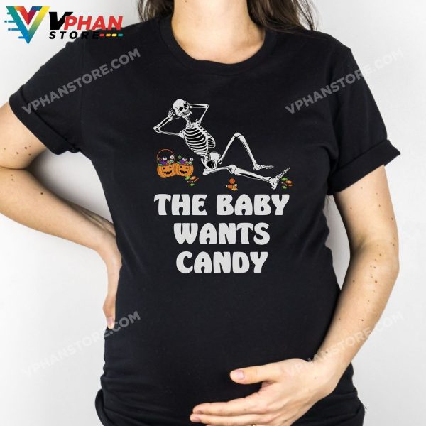 The Baby Wants Candy Halloween Pregnancy Announcement Couples Costumes Maternity Reveal T-Shirt