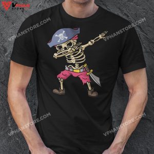 Halloween Dabbing Pirate Skeleton Funny T Shirt 1