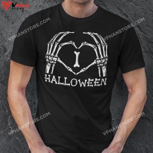 I Love Hallowen Shirt I Heart Halloween Skeleton Hand Custome 1