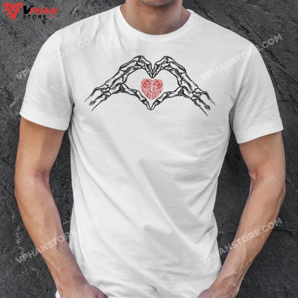 Skeleton Hand Heart Bones Funny Halloween Women Men T-Shirt