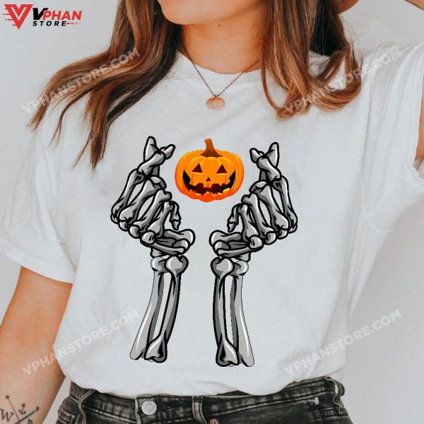 Skeleton Hand Heart Halloween Costume Bones Pumpkin T-Shirt