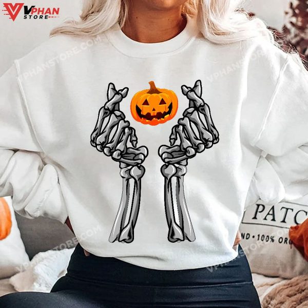 Skeleton Hand Heart Halloween Costume Bones Pumpkin T-Shirt