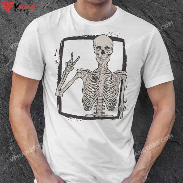 Skeleton Peace Sign Skull Halloween Grunge Alt Aesthetic T-Shirt