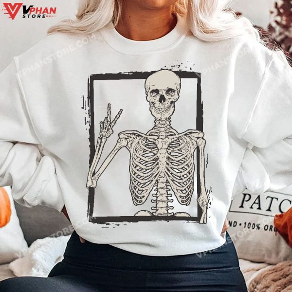 Skeleton Peace Sign Skull Halloween Grunge Alt Aesthetic T-Shirt