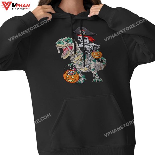 Skeleton Pirate Riding T-Rex Halloween Costume Dinosaur Boys T-Shirt