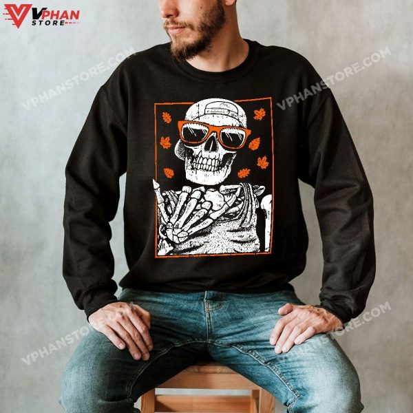 Vintage Halloween Skeleton Rock On Hand, Skeleton Men Boys T-Shirt