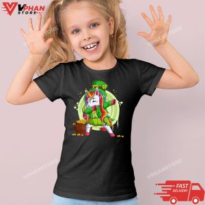 Kid Black Dabbing Unicorn Leprechaun St Patricks Day for Women Girls T Shirt